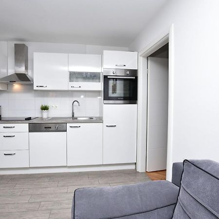 Apartment Ivan Примоштен Екстер'єр фото
