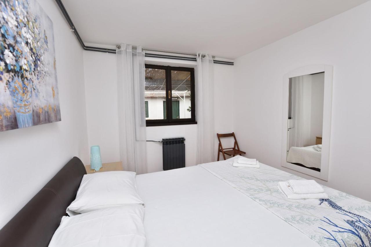 Apartment Ivan Примоштен Екстер'єр фото